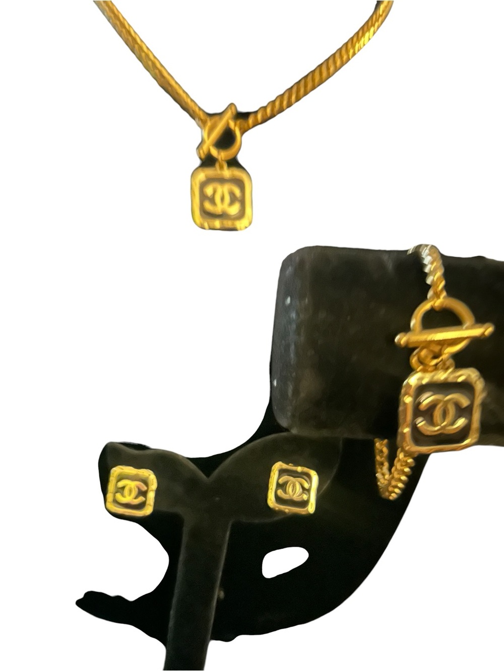 Fashion Jewelry Gold/Black CC Pendant Necklace , earrings & Bracelet Set - Picture 4 of 7